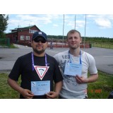 Отважные ребята из ООО "Фэнстер" получили сертификаты за свой первый прыжок в тандеме
