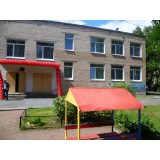 Фасад остекленного здания детского сада