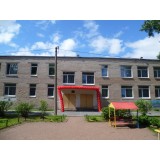 Фасад остекленного здания детского сада